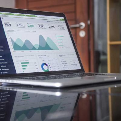 Informes de datos del usuario en un ordenador portátil Informes de datos del usuario en un ordenador portátil